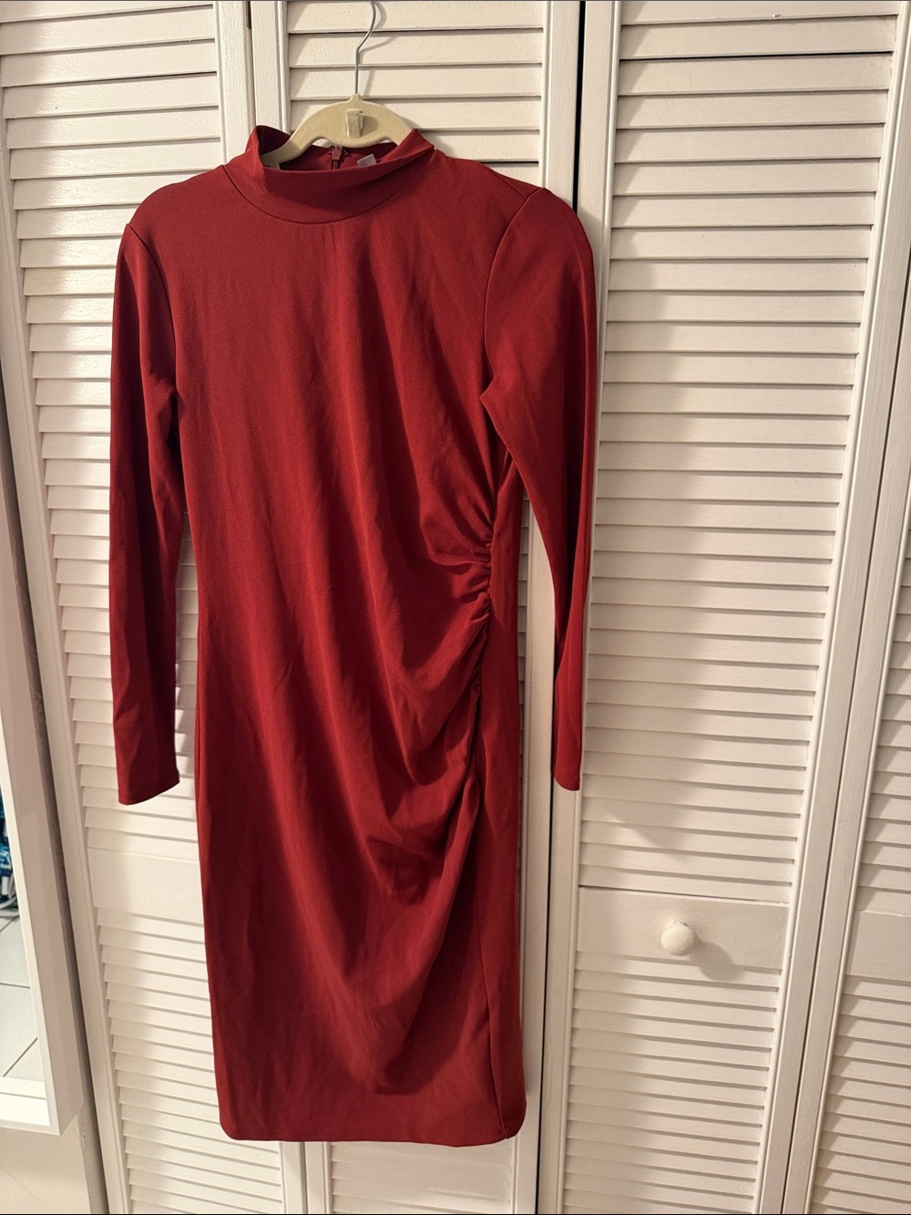 Chelsea28 Red Long-Sleeve Ruched Midi Dress